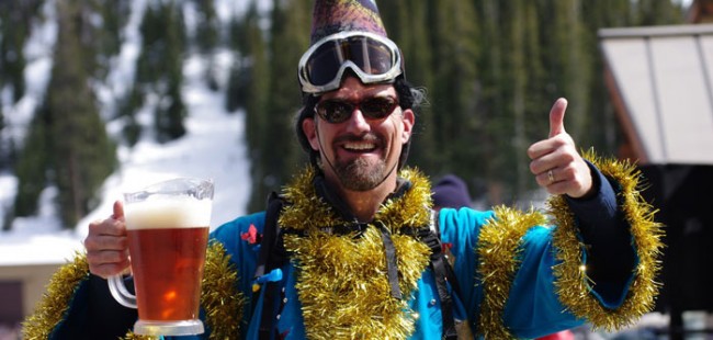 Loveland_Apres_Ski_Beer_Costume_Thumbs_up